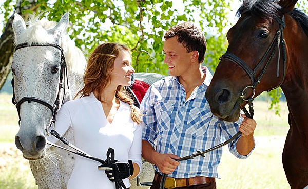 Конная прогулка для двоих в Нижнем Новгороде. Подарочные сертификаты Ultra Подарки. Купить оригинальный подарок или подарочный сертификат на Конная прогулка для двоих в Нижнем Новгороде. Сервис UltraPodarki.ru 8-800-505-9530. Катание на лошадях, Прогулка на лошади, Прогулка на лошадях для двоих, Конная прогулка для двоих, конный клуб, Казачий Конный клуб , конная прогулка, конная прогулка в Нижнем Новгороде