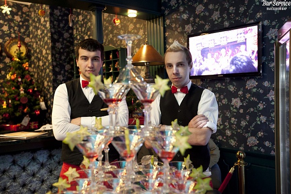 Выездной бар в Нижнем Новгороде. Ultra Подарки. Купить выездной бар в Нижнем Новгороде. Пирамида из шампанского бармен шоу и другие возможности выездного бара. Сервис UltraPodarki.ru 8 800 505 95 30. Выездной бар Нижний Новгород, выездной бар, мобильный бар Нижний Новгород, мобильный бар, переносной бар Нижний Новгород, переносной бар, выездной бар на мероприятие Нижний Новгород, выездной бар на мероприятие