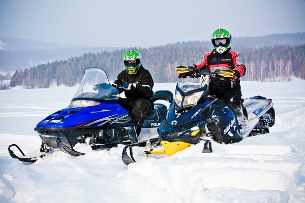 Катание на снегоходах в Нижнем Новгороде в подарок. Сервис Ultra Подарки
. Подарочный сертификат на катание на снегоходах в Нижнем Новгороде с друзьями. Закажите прокат снегоходов в подарок для мужчины по привлекательным ценам. Живописные маршруты для езды на снегоходах это отличная возможность активного отдыха. Сервис UltraPodarki.ru 8 800 505 95 30. катание на снегоходах, подарочный сертификат на катание на снегоходе, прокат снегоходов, прокат снегоходов Нижний Новгород, катание на снегоходах Нижний Новгород, езда на снегоходе