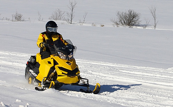 Катание на снегоходах в Нижнем Новгороде в подарок. Сервис Ultra Подарки
. Подарочный сертификат на катание на снегоходах в Нижнем Новгороде с друзьями. Закажите прокат снегоходов в подарок для мужчины по привлекательным ценам. Живописные маршруты для езды на снегоходах это отличная возможность активного отдыха. Сервис UltraPodarki.ru 8 800 505 95 30. катание на снегоходах, подарочный сертификат на катание на снегоходе, прокат снегоходов, прокат снегоходов Нижний Новгород, катание на снегоходах Нижний Новгород, езда на снегоходе