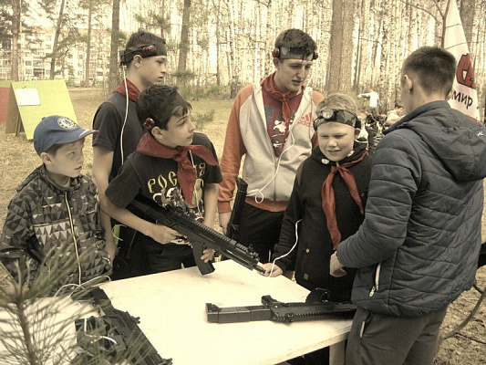 Игра в лазертаг в Нижнем Новгороде. Сервис Ultra Подарки. Купить лазертаг в городе Нижний Новгородf. Попробуйте лазерный пейнтбол в лазертаг клубе. Цены на лазертаг. Сервис: UltraPodarki.ru 8 800 505 95 30. Лазертаг в Нижнем Новгороде, купить лазертаг Нижний Новгород, лазертаг, купить лазертаг, лазерный пейнтбол Нижний Новгород, лазертаг для детей Нижний Новгород, лазертаг клуб, лазертаг клуб Нижний Новгород