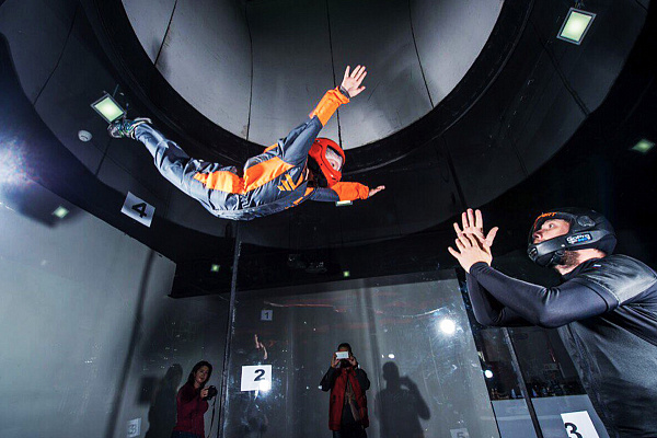 Полёт в аэротрубе  в Нижнем Новгороде. Ultra Подарки. Полёт в аэротрубе  в Нижнем Новгороде. Попробуйте полёт в аэротрубе . Сервис: UltraPodarki.ru 8 800 505 95 30. Полёт в аэротрубе , аэротруба Нижний Новгород, полёт Нижний Новгород