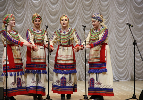 Индивидуальные занятия вокалом в школе вокала Музкласс Нижнего Новгорода. Подарите индивидуальные занятия вокалом в Нижнем Новгороде. Школа вокала Музкласс - это обучение вокалу для детей и взрослых, вокальные уроки для новичков и продвинутых певцов. Сервис подарочных сертификатов UltraPodarki.ru 8 (800) 505 95 30. занятия вокалом, индивидуальные занятия вокалом, обучение вокалу, занятия вокалом нижний новгород, вокальные уроки
