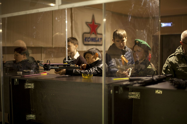 Стрельба из пневматического оружия в тире Нижнего Новгорода. Сервис Ultra Подарки. Пневматический тир. Купить подарочный сертификат на стрельбу из пневматического оружия в Нижнем Новгороде. Сервис UltraPodarki.ru 8 800 505 95 30. стрельбе из пневматического оружия Нижний Новгород, стрелковый клуб Нижний Новгород, стрельба из оружия Нижний Новгород, пневматическое оружие Нижний Новгород, пневматический тир Нижний Новгород, стрельба из пневматического оружия, пулевая стрельба, пулевая стрельба Нижний Новгород, пневматический тир в Нижнем Новгороде