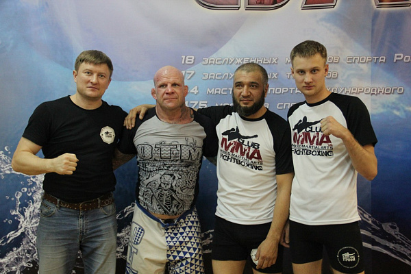 Занятия в клубе смешанных единоборств ММА. Ultra Подарки Нижний Новгород. Купить подарочный сертификат на занятия смешанными единоборствами в клубе ММА Нижнего Новгорода. Тренировки для новичков и опытных бойцов смешанных боевых искусств с опытным тренером по ММА. Сервис UltraPodarki.ru 8800-505-9530. Бои без правил, ММА, смешанные единоборства, смешанные единоборства ММА, бойцы единоборств, занятия единоборствами, UFC, боевые искусства