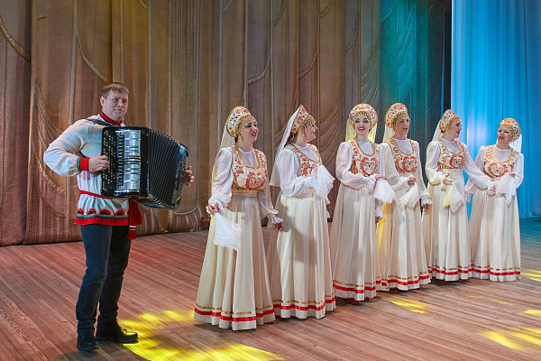 Индивидуальные занятия вокалом в школе вокала Музкласс Нижнего Новгорода. Подарите индивидуальные занятия вокалом в Нижнем Новгороде. Школа вокала Музкласс - это обучение вокалу для детей и взрослых, вокальные уроки для новичков и продвинутых певцов. Сервис подарочных сертификатов UltraPodarki.ru 8 (800) 505 95 30. занятия вокалом, индивидуальные занятия вокалом, обучение вокалу, занятия вокалом нижний новгород, вокальные уроки
