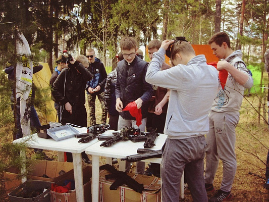 Игра в лазертаг в Нижнем Новгороде. Сервис Ultra Подарки. Купить лазертаг в городе Нижний Новгородf. Попробуйте лазерный пейнтбол в лазертаг клубе. Цены на лазертаг. Сервис: UltraPodarki.ru 8 800 505 95 30. Лазертаг в Нижнем Новгороде, купить лазертаг Нижний Новгород, лазертаг, купить лазертаг, лазерный пейнтбол Нижний Новгород, лазертаг для детей Нижний Новгород, лазертаг клуб, лазертаг клуб Нижний Новгород
