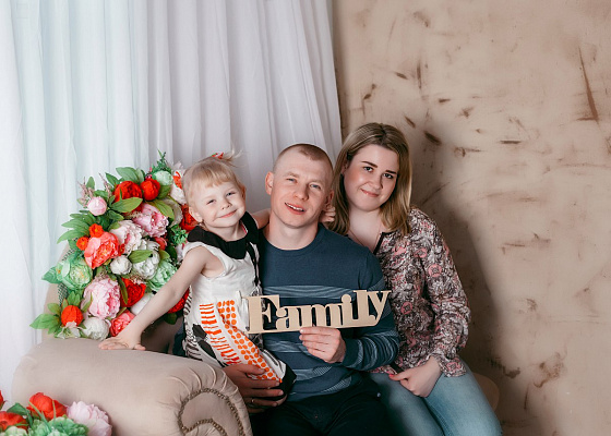 Семейная фотосессия в студии в Нижнем Новгороде. Ultra Подарки. Профессиональная Семейная фотосессия в студии в Нижнем Новгороде. Фотосессия для семьи укрепляет отношения и объединяет всех членов семьи. Сервис UltraPodarki.ru 8 (800) 505 95 30. Семейная фотосессия в Нижнем Новгороде, семейная фотосессия, семейная фотосъёмка в Нижнем Новгороде, семейная фотосъёмка, фотосессия для семьи Нижний Новгород, фотосессия для семьи, Семейная фотосессия в студии в Нижнем Новгороде, Семейная фотосессия в студии