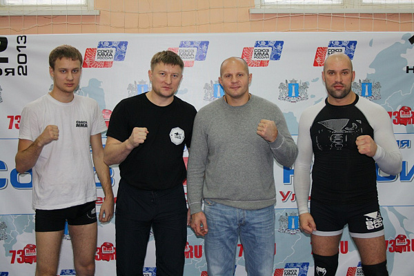 Занятия в клубе смешанных единоборств ММА. Ultra Подарки Нижний Новгород. Купить подарочный сертификат на занятия смешанными единоборствами в клубе ММА Нижнего Новгорода. Тренировки для новичков и опытных бойцов смешанных боевых искусств с опытным тренером по ММА. Сервис UltraPodarki.ru 8800-505-9530. Бои без правил, ММА, смешанные единоборства, смешанные единоборства ММА, бойцы единоборств, занятия единоборствами, UFC, боевые искусства