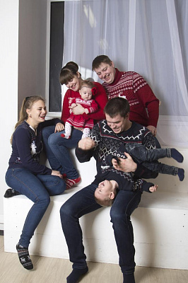 Новогодняя фотосессия в Нижнем Новгороде. Ultra Подарки. Профессиональная Новогодняя фотосессия в Нижнем Новгороде. Фотосессия для семьи укрепляет отношения и объединяет всех членов семьи. Сервис UltraPodarki.ru 8 (800) 505 95 30. Семейная фотосессия в Нижнем Новгороде, семейная фотосессия, Новогодняя фотосессия, Новогодние фото, семейная фотосъёмка в Нижнем Новгороде, семейная фотосъёмка, фотосессия для семьи Нижний Новгород, фотосессия для семьи, Новогодняя фотосессия в Нижнем Новгороде, Новогодняя фотосессия