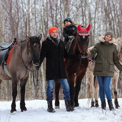 Конная прогулка в Нижнем Новгороде. Подарочные сертификаты Ultra Подарки. Купить оригинальный подарок или подарочный сертификат на Конная прогулка в Нижнем Новгороде. Сервис UltraPodarki.ru 8-800-505-9530. Катание на лошадях, Прогулка на лошади, Прогулка на лошадях для двоих, Конная прогулка, конный клуб, Конный клуб Третьяковка, конная прогулка, конная прогулка в Нижнем Новгороде
