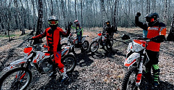 Катание на мотоциклах Катание на мотоциклах