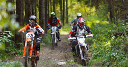 Катание на мотоциклах Катание на мотоциклах